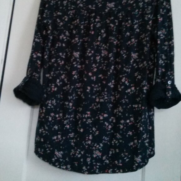 Women's Navy Floral Long Sleeve Henley, Denver Hayes, Medium - Picture 5 of 12